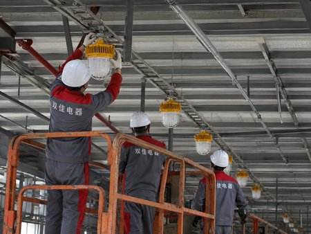 Installation-of-Explosion-Proof-Lights-in-Cleanrooms